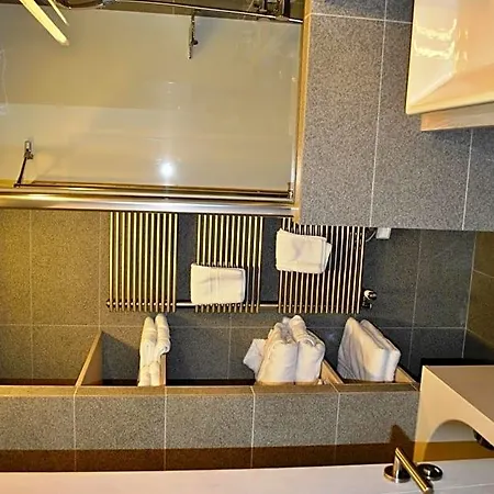 Richemond 2* שאמוני